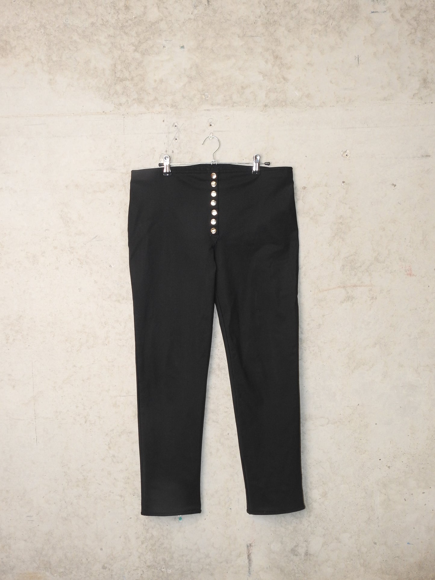STUD CAPRI PANT